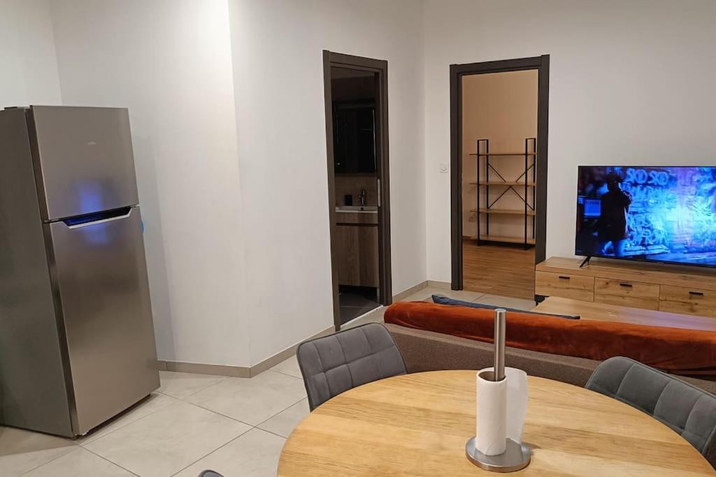 Appartement Confort Equipe Au Coeur De Beziers Béziers Exterior foto